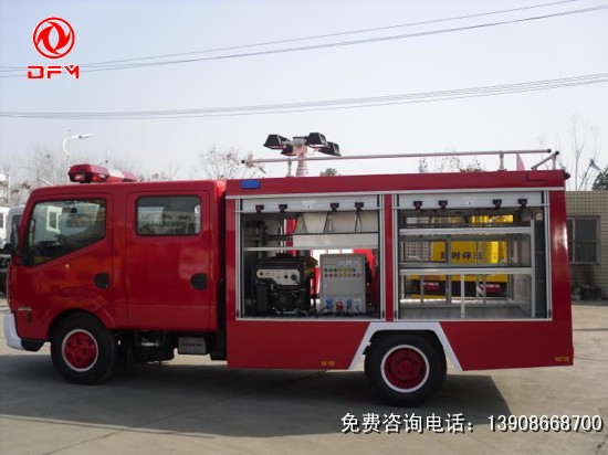 日產(chǎn)尼桑搶險救援消防車